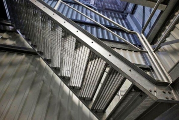 Steel stair steps, galvanized 800x240/30x2/33x33
