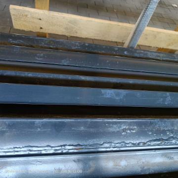 Tvoros stulpas 60x40x2300 mm, cinkuotas, pilkas (RAL7016), su defektais