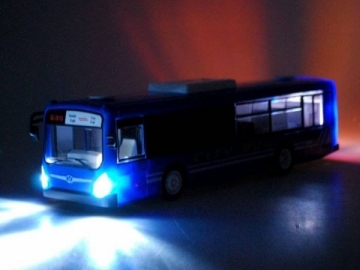 Radijo bangomis valdomas autobusas su atidaromomis durimis RC0282
