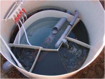 Biologinis buitinių nuotekų valymo įrenginio komplektas AUGUST AT-6, našumas 0,54 m³/d, orapūtė komplekte