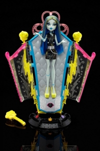 BJR46 lėlė Monster High Freaky Fusion Frankie Recharge Chamber MATTEL NEW