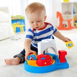CDC13 Fisher Price traukinys su kubeliais Toys for babies