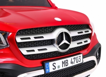 Elektromobilis Mercedes Benz X-Class, lakuotas raudonas