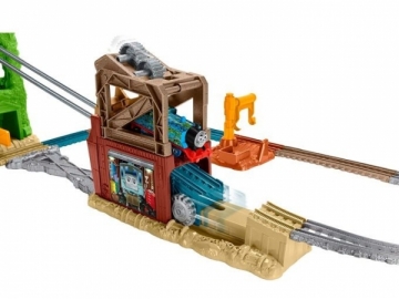 Geležinkelis FBK08 Thomas and Friends - Scrapyard Escape Set - Trackmaster Revolution Mattel