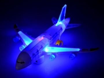 Keleivinis lėktuvas su šviesomis ir garsais