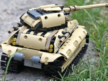 Konstruktorius – tankas, valdomas nuotoliniu būdu