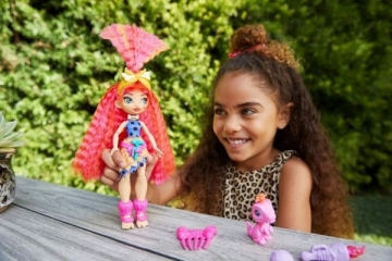 Lėlė GNL96 / GNL94 Cave Club - Wild About BBQs Playset + Emberly Doll MATTEL Toys for girls