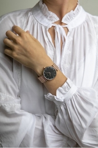 Moteriškas laikrodis Frederic Graff Batura Star Rose Gold Mesh Watch FCB-3918