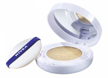Nivea Caring makeup in 3 in 1 sponge Cellular Filler 15 g 01 Light