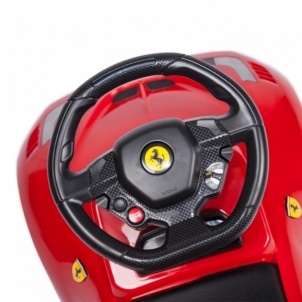 Paspiriamas automobilis Ferrari 458, raudonas