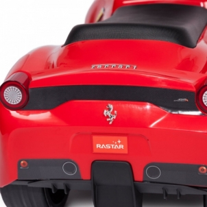 Paspiriamas automobilis Ferrari 458, raudonas