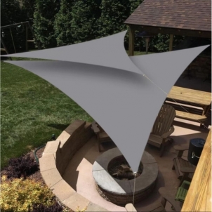 Trikampio formos sodo skėtis nuo saulės, pilkas