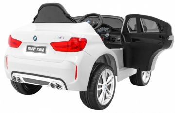 Vienvietis elektromobilis BMW X6M, baltas