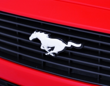 Vienvietis elektromobilis Ford Mustang GT, raudonas