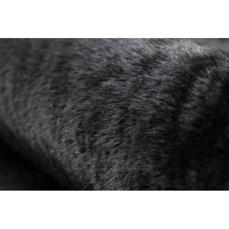 Juodas kailio imitacijos kilimas POSH | 120x160 cm paveikslėlis 16 iš 17