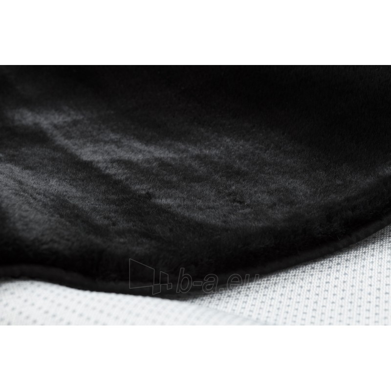 Juodas kailio imitacijos kilimas POSH | 160x220 cm paveikslėlis 14 iš 17