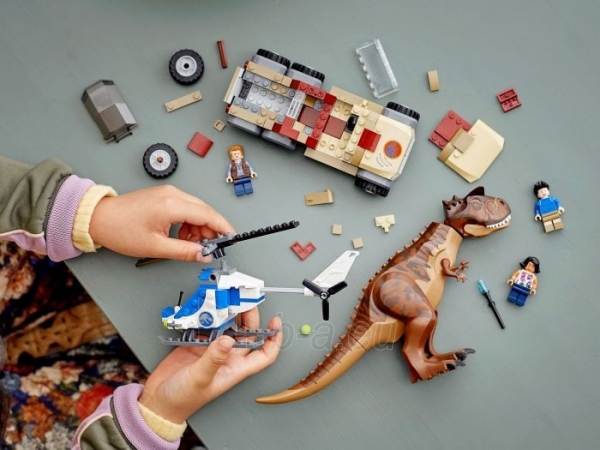 Konstruktorius LEGO Jurassic World Dinozauro Carnotaurus gaudynės 76941 paveikslėlis 5 iš 6