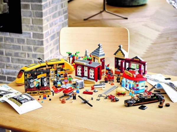 Konstruktorius LEGO City 60271, 1517vnt. paveikslėlis 4 iš 6