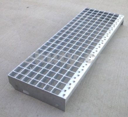 Steel stair steps, galvanized 1200x270/30x2/33x33 paveikslėlis 1 iš 1