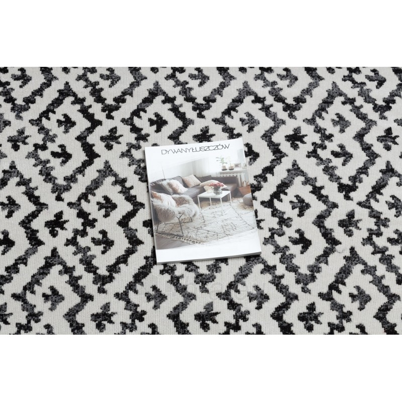 Lauko kilimas su juodais akcentais MUNDO Geometry | 200x290 cm paveikslėlis 1 iš 16