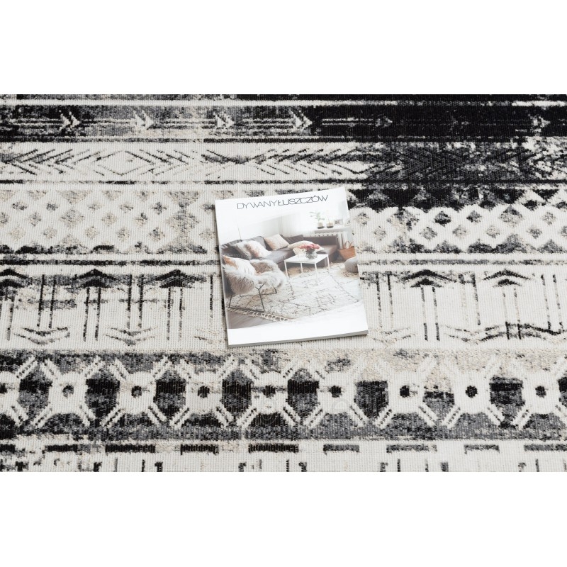 Modernus kilimas su juodais akcentais MUNDO Boho | 120x170 cm paveikslėlis 1 iš 16