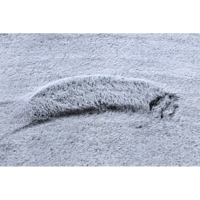 Pilkas kailio imitacijos kilimas LAPIN | 120x160 cm paveikslėlis 9 iš 16