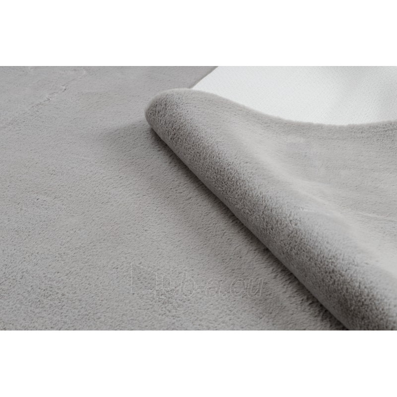 Pilkas kailio imitacijos kilimas POSH | 120x160 cm paveikslėlis 14 iš 17