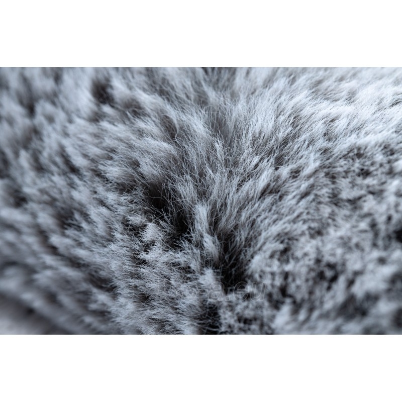 Šviesiai pilkas kailio imitacijos kilimas LAPIN | 120x160 cm paveikslėlis 13 iš 16