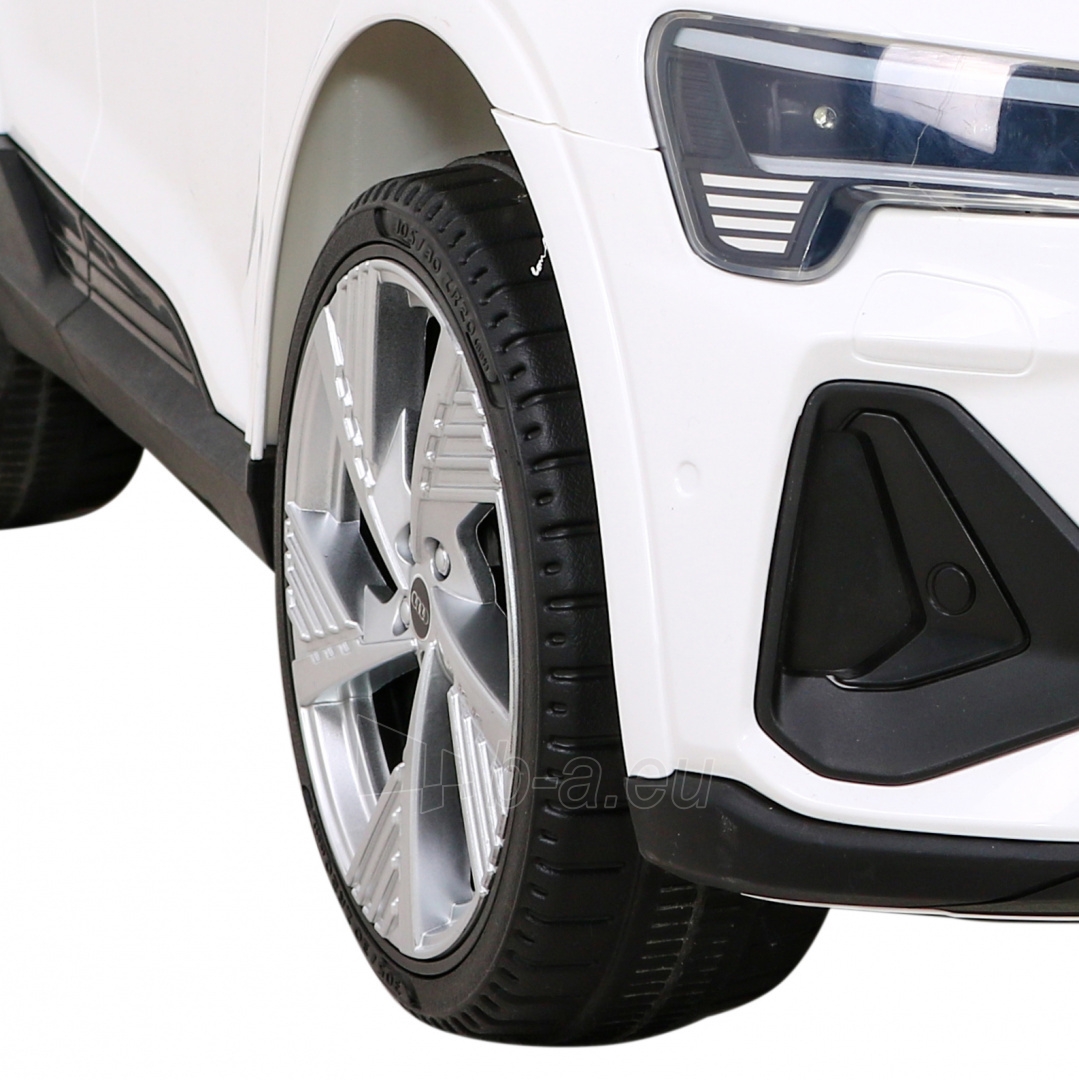 Vienvietis elektromobilis Audi E-tron Sportback, baltas paveikslėlis 12 iš 12
