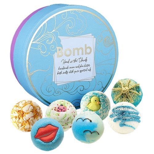 bath bombų rinkinys Bomb Cosmetics Cosmetic set in a cardboard box Cyan sky paveikslėlis 1 iš 1