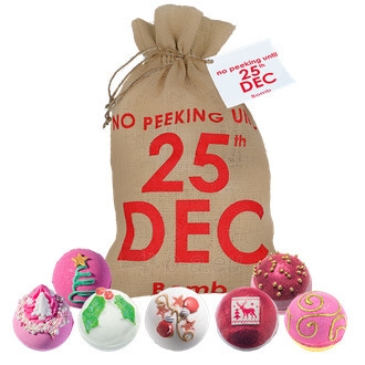Vonios bombų rinkinys Bomb Cosmetics Gift set of sparkling bath balls 25th of December 7 pcs paveikslėlis 1 iš 1